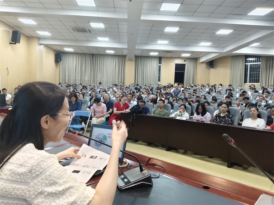 20250507 高中2024级 家长学校 亲子联结 化解冲突 (1).jpg